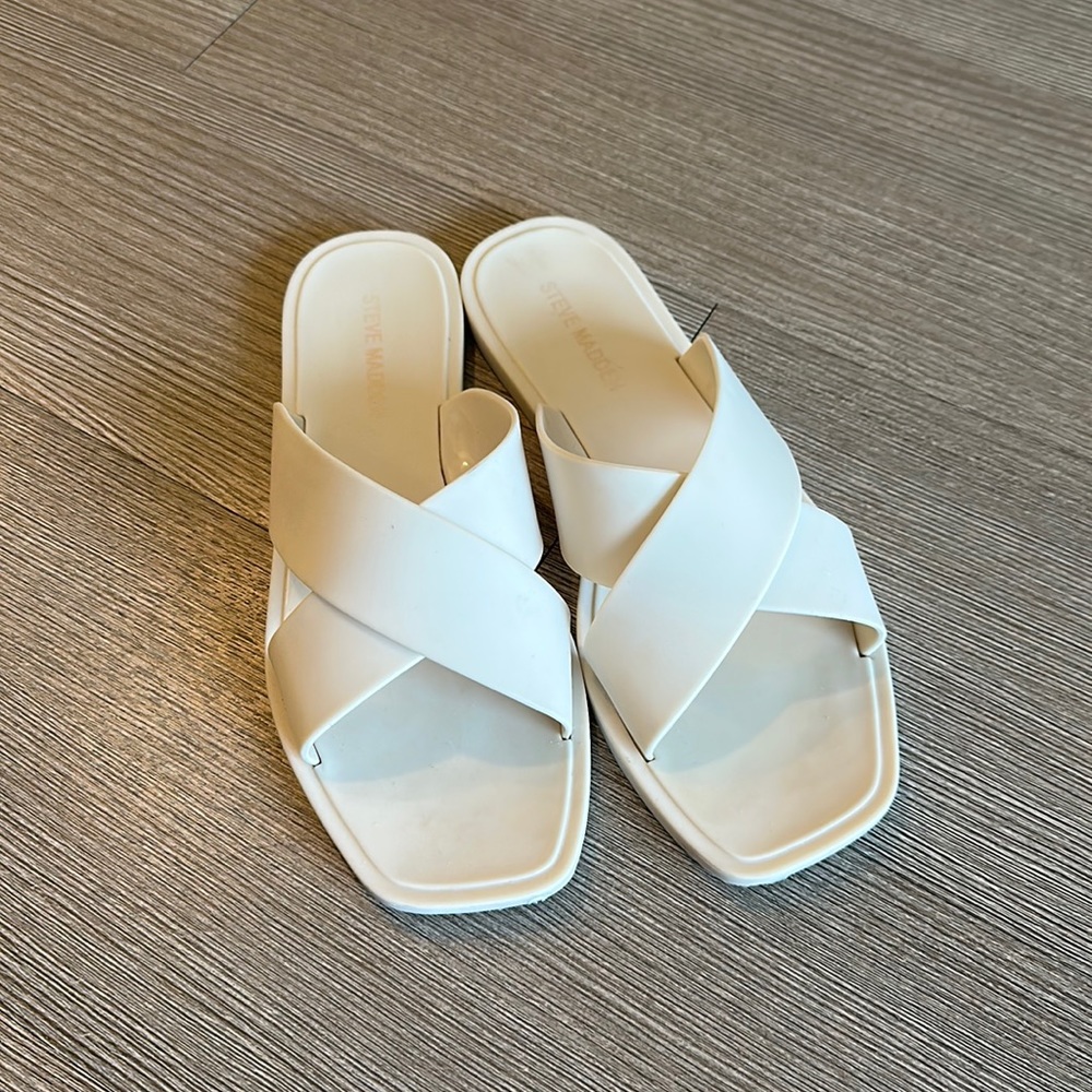 Steve Madden sandals size 6